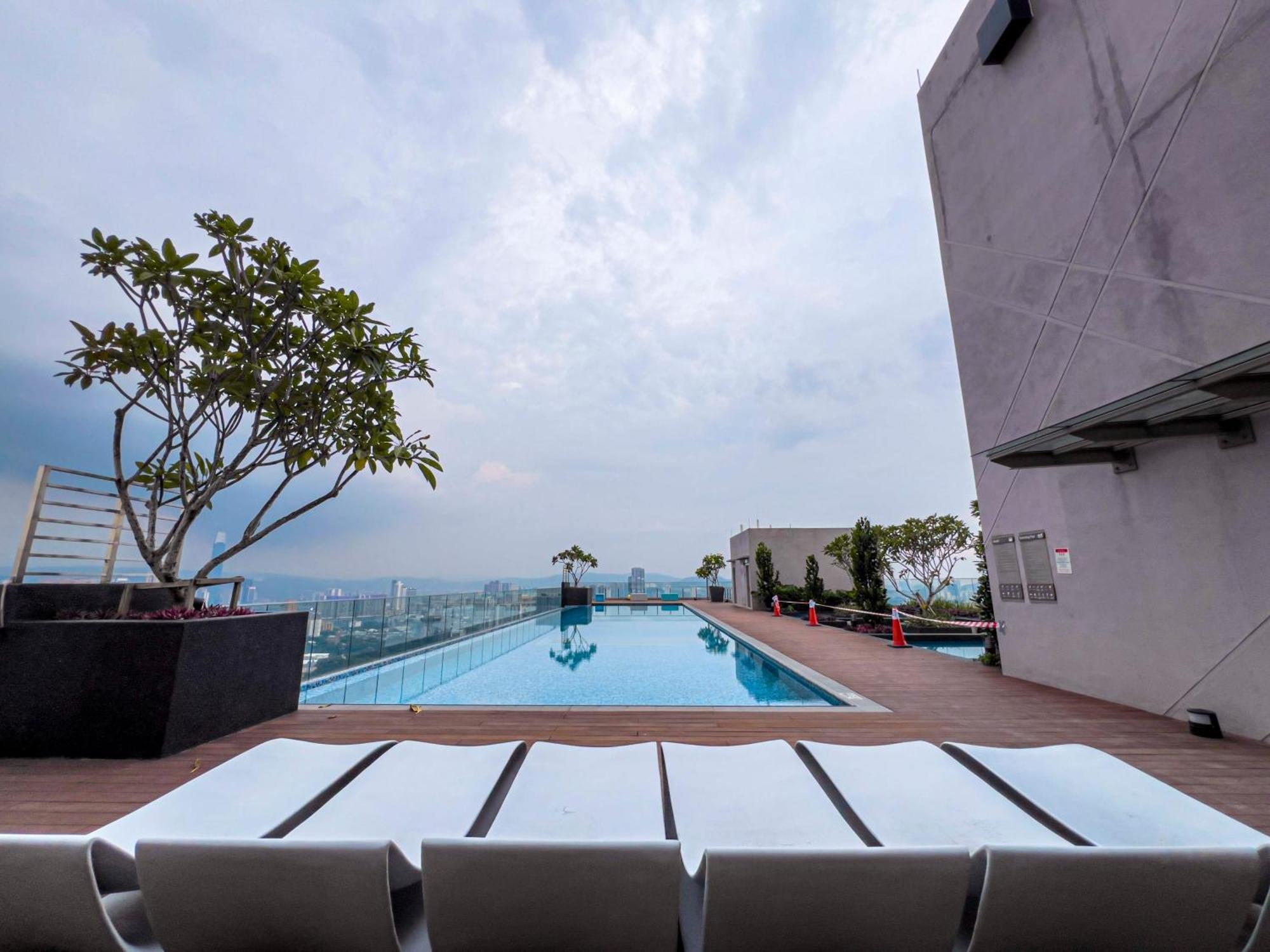 Sky Pool Suites Kl Sentral - Riveria City Kuala Lumpur Dış mekan fotoğraf
